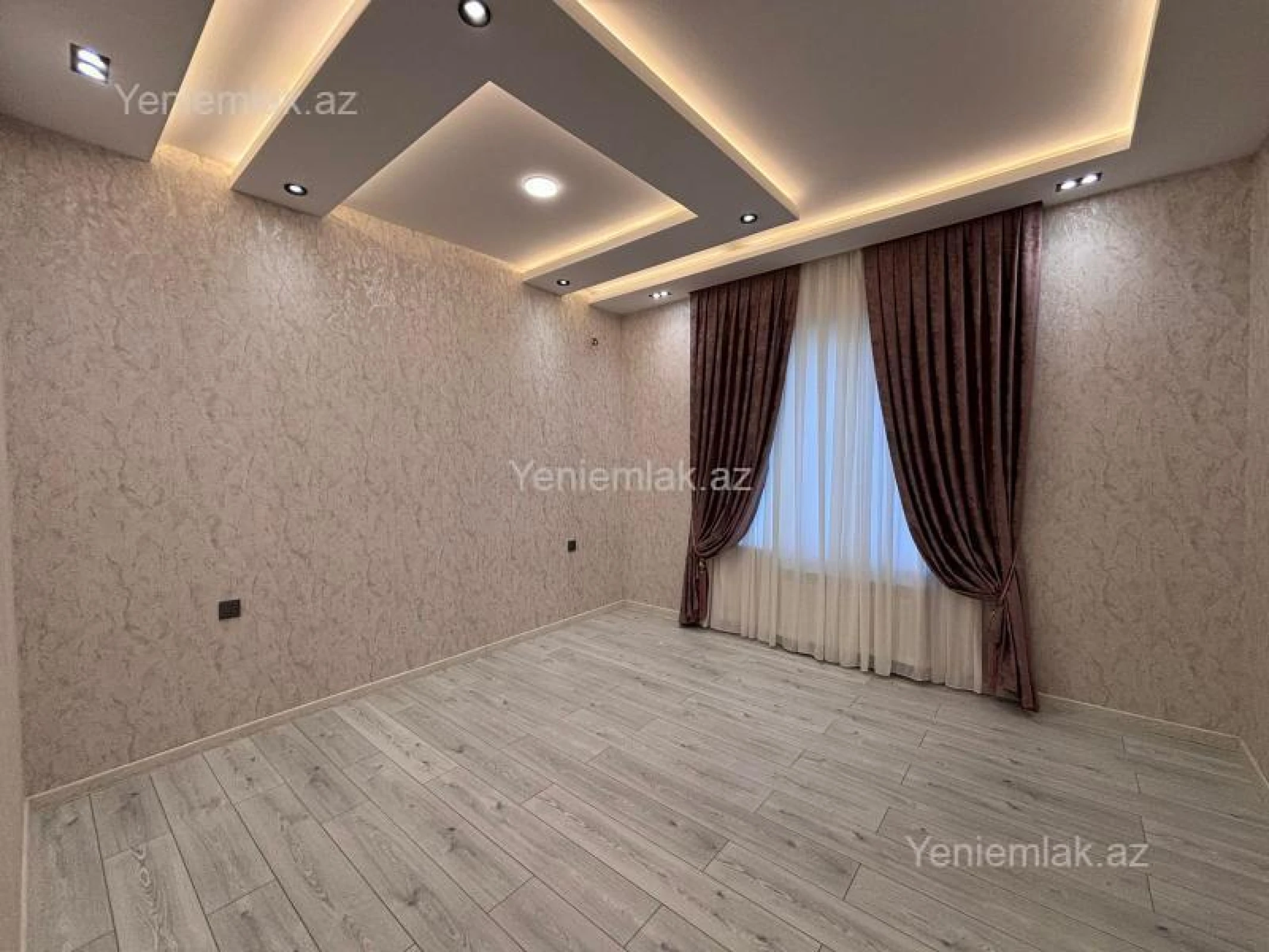 Satılır 6 otaqlı həyət evi 270 m²