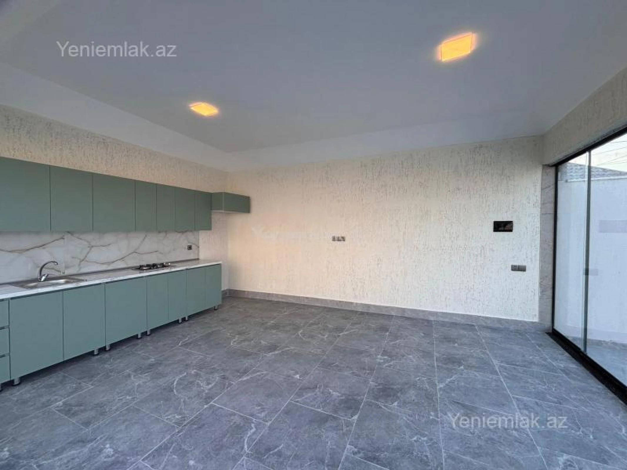 Satılır 6 otaqlı həyət evi 270 m²