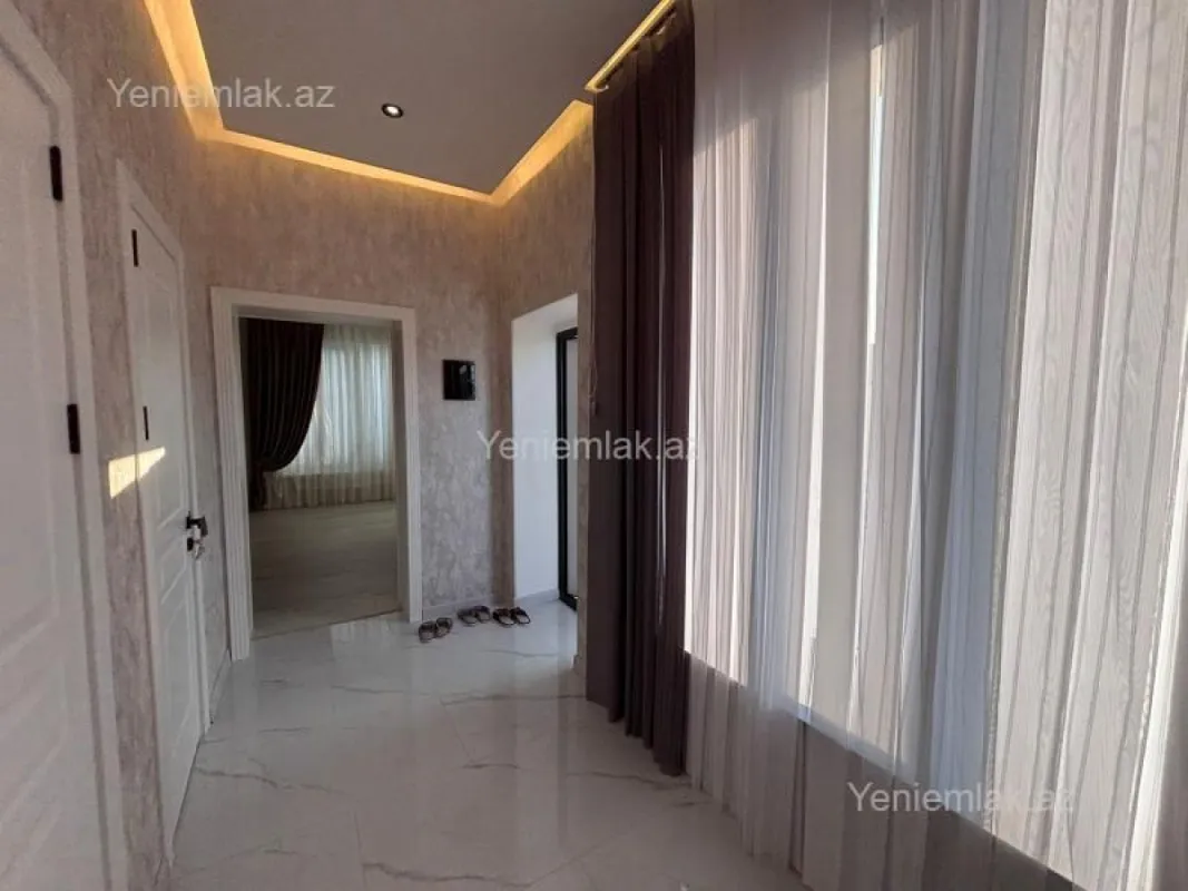 Satılır 6 otaqlı həyət evi 270 m²