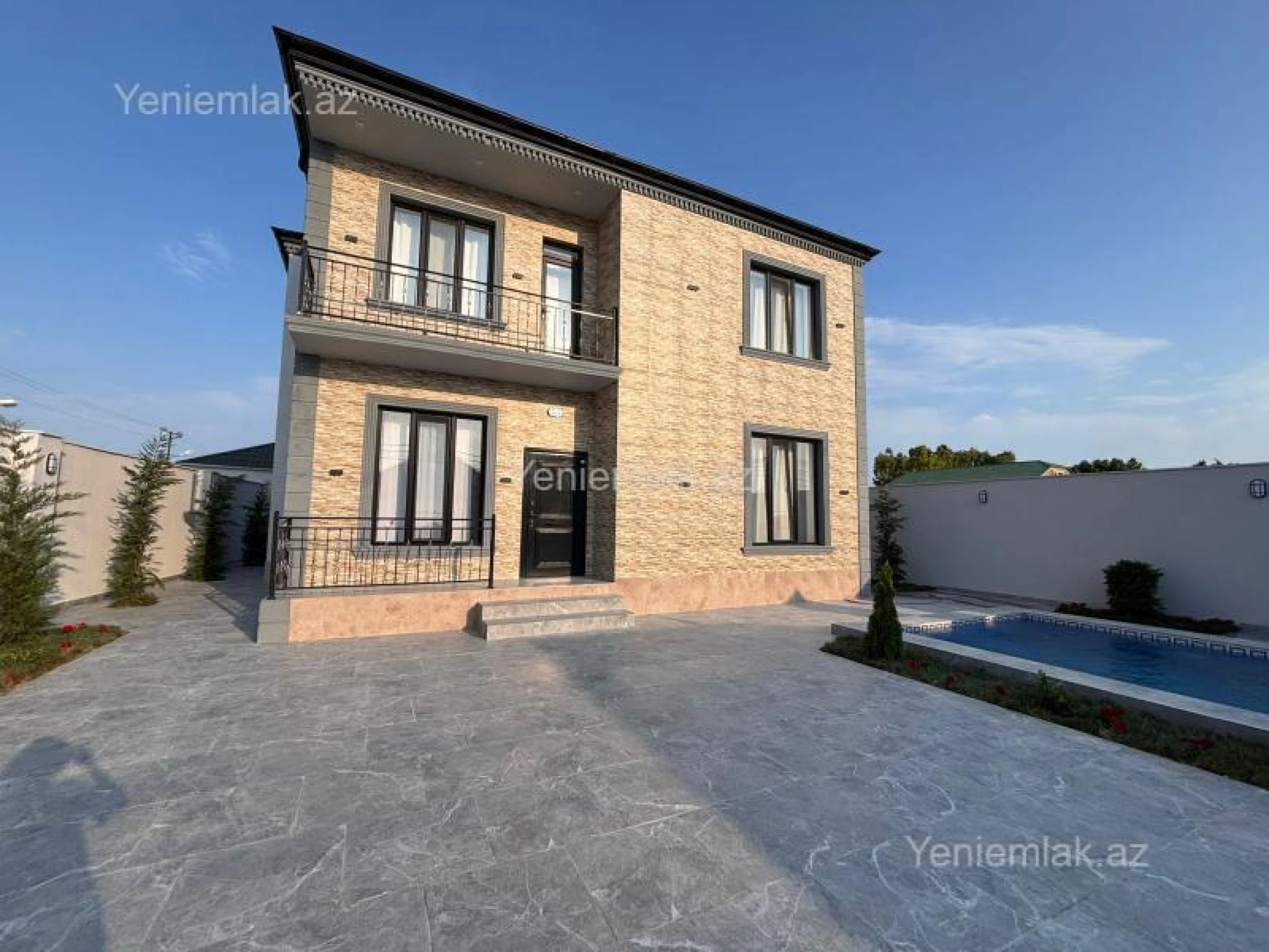 Satılır 6 otaqlı həyət evi 270 m²