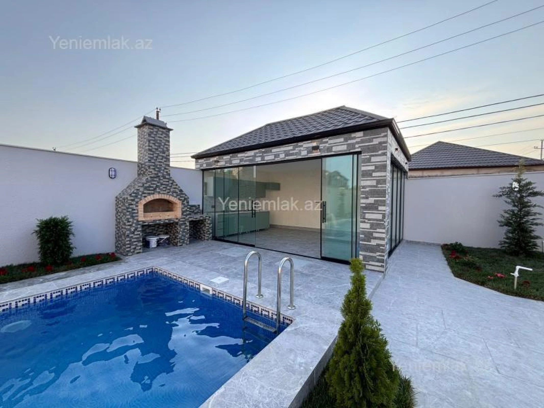 Satılır 6 otaqlı həyət evi 270 m²