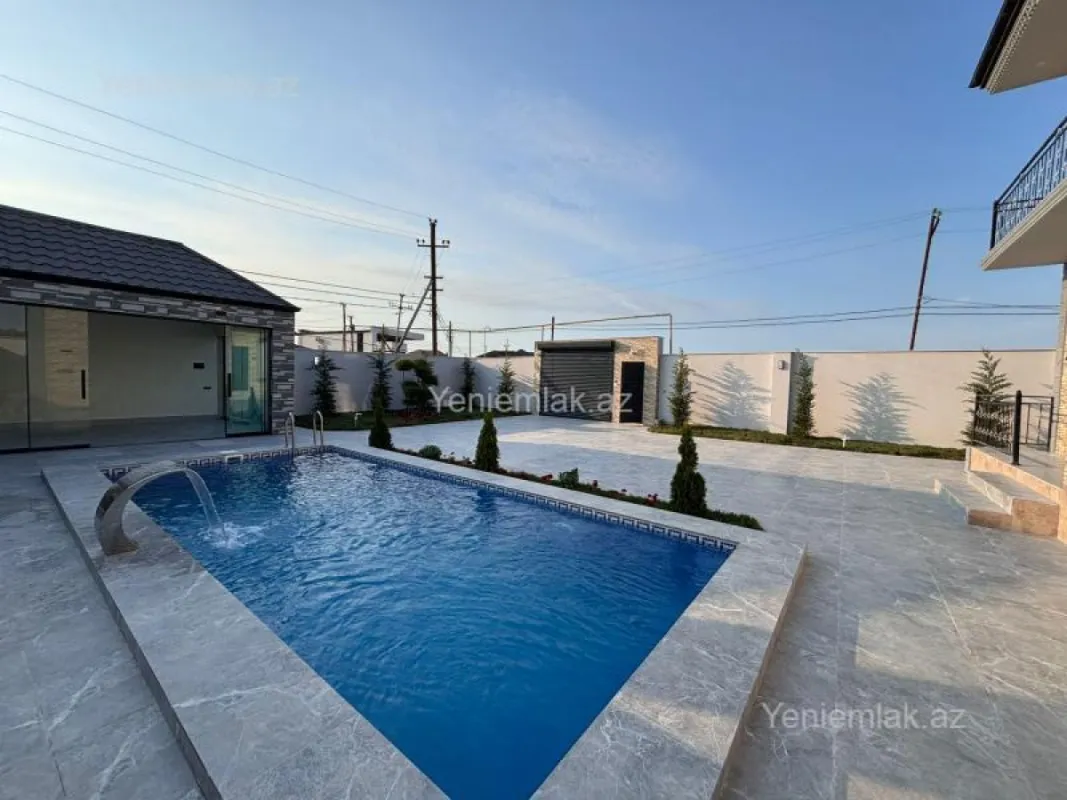 Satılır 6 otaqlı həyət evi 270 m²