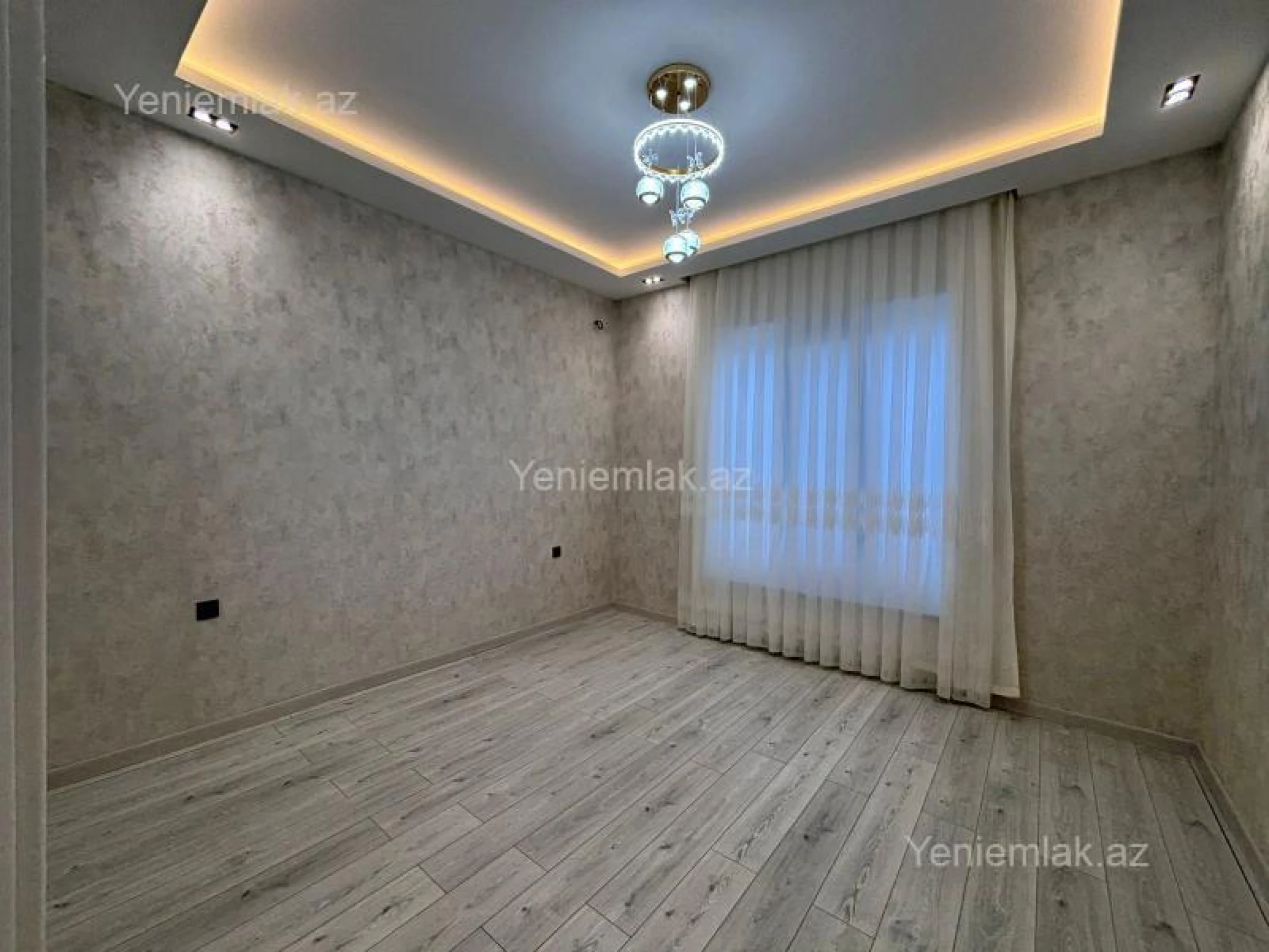 Satılır 6 otaqlı həyət evi 270 m²