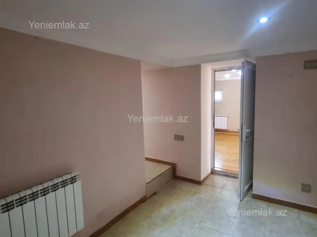 Satılır 7 otaqlı həyət evi 350 m²