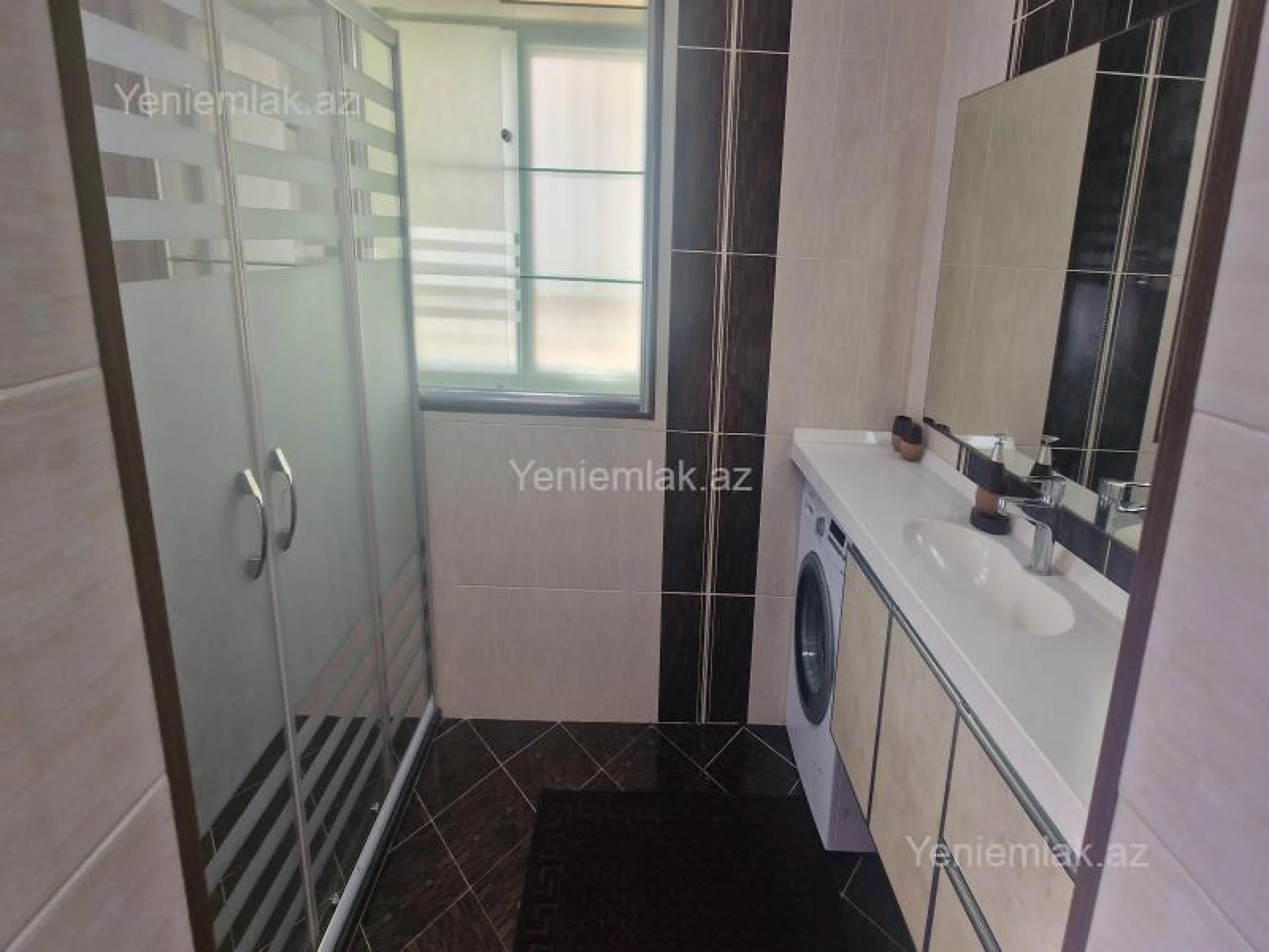 Satılır 7 otaqlı həyət evi 350 m²