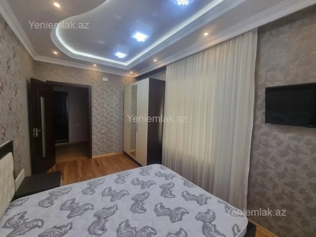 Satılır 7 otaqlı həyət evi 350 m²