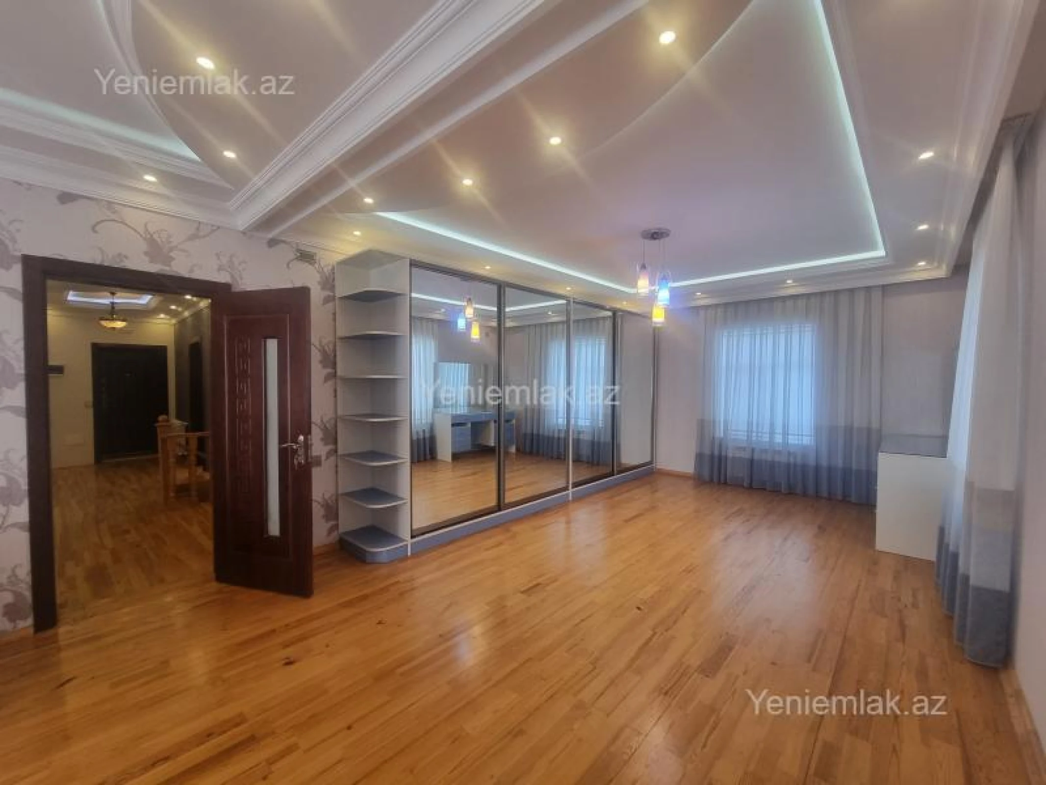 Satılır 7 otaqlı həyət evi 350 m²