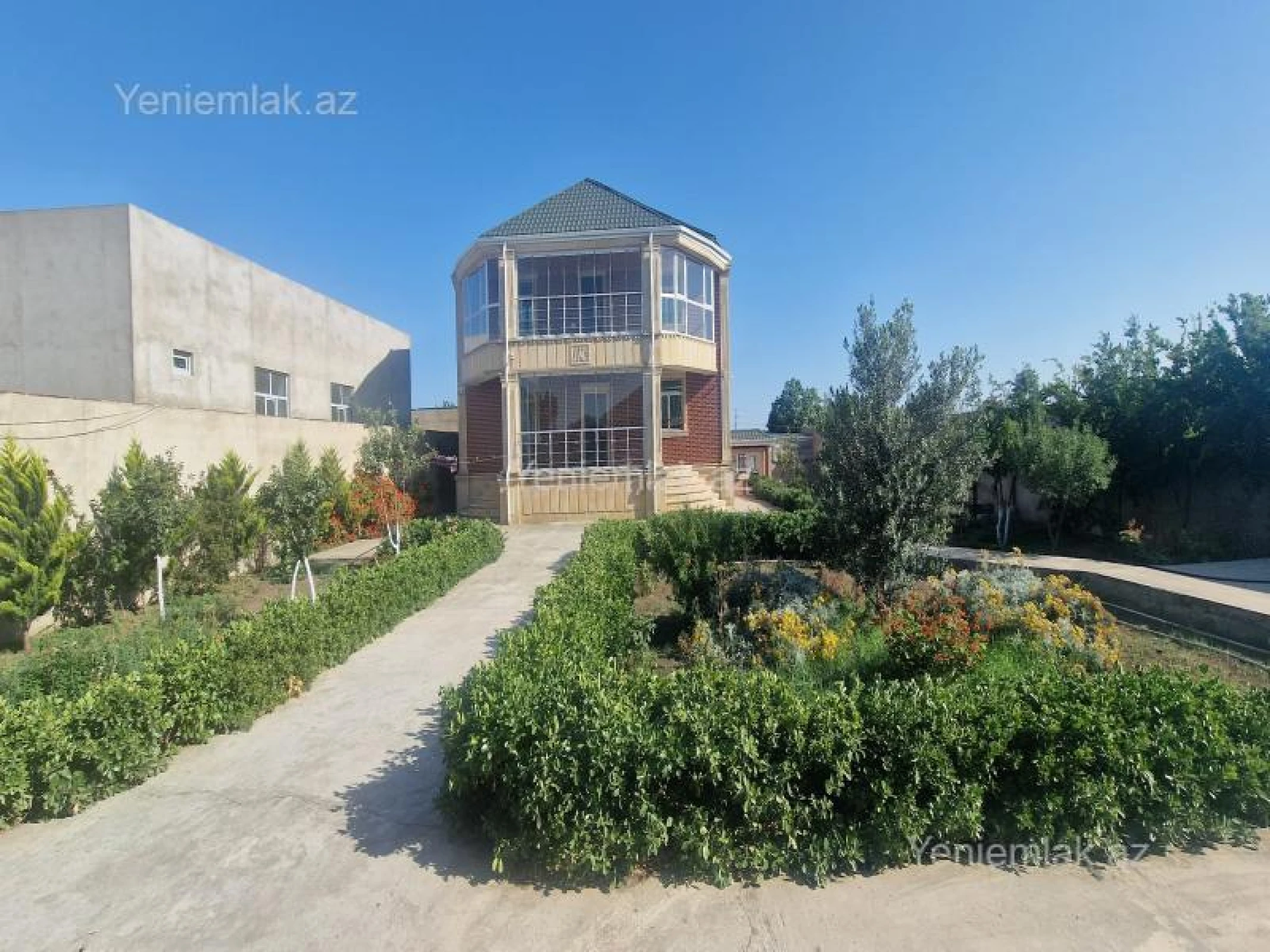 Satılır 7 otaqlı həyət evi 350 m²