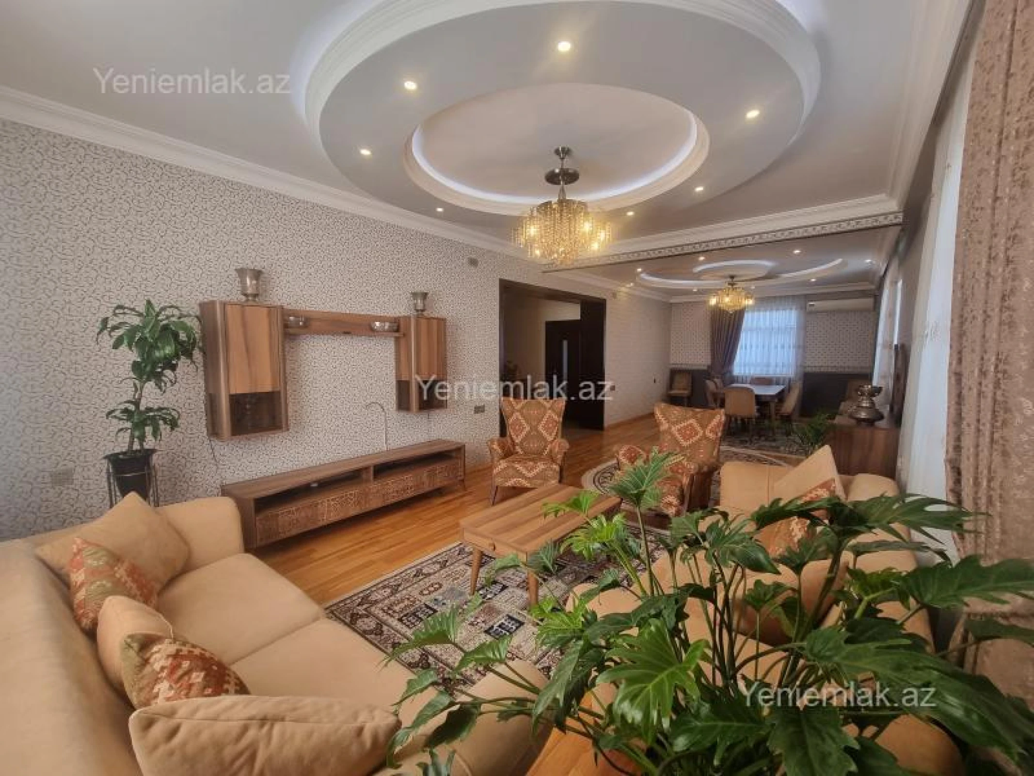Satılır 7 otaqlı həyət evi 350 m²
