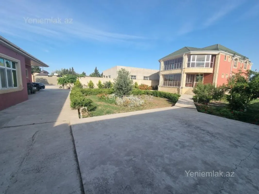 Satılır 7 otaqlı həyət evi 350 m²