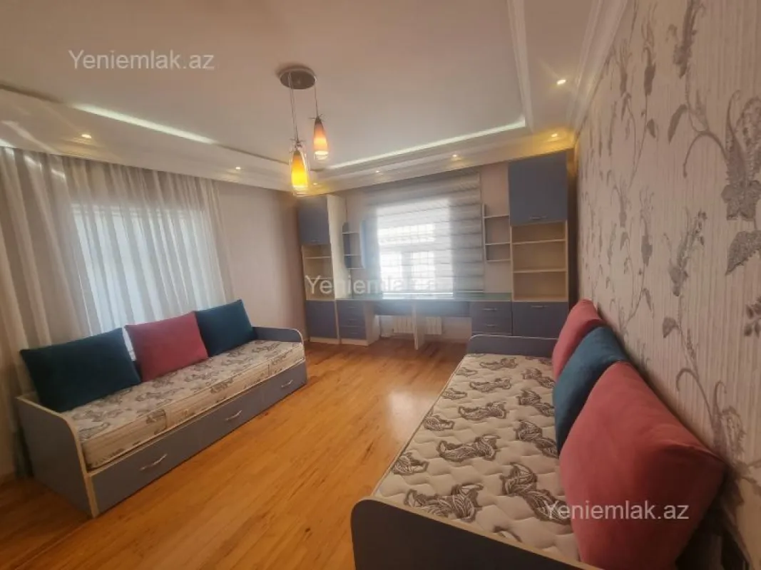 Satılır 7 otaqlı həyət evi 350 m²