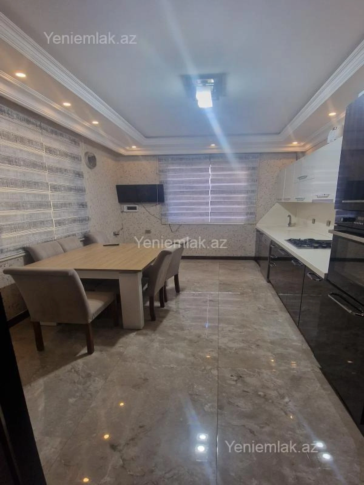 Satılır 7 otaqlı həyət evi 350 m²