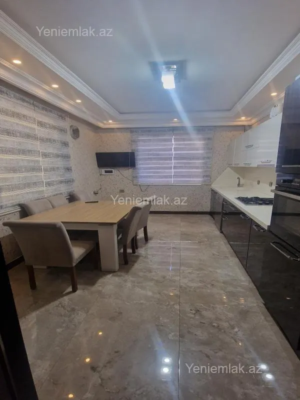 Satılır 7 otaqlı həyət evi 350 m²