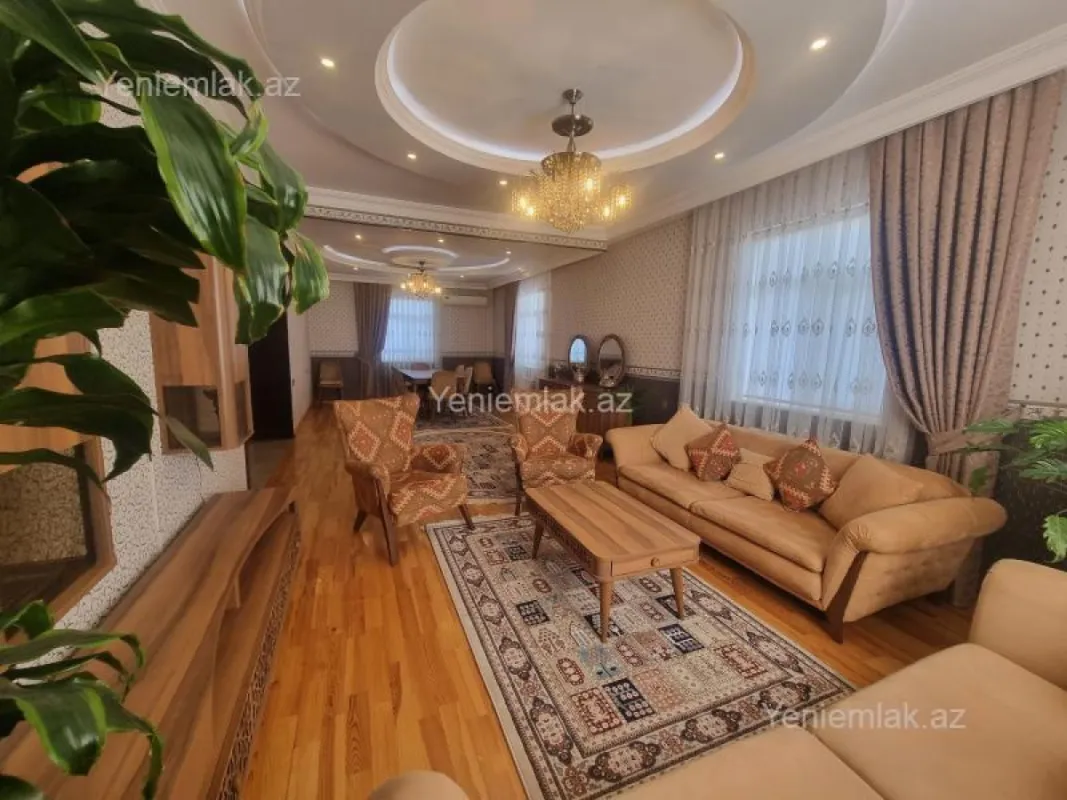 Satılır 7 otaqlı həyət evi 350 m²