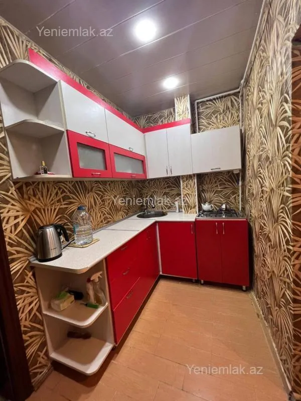 Satılır 1 otaqlı köhnə tikili 45 m²