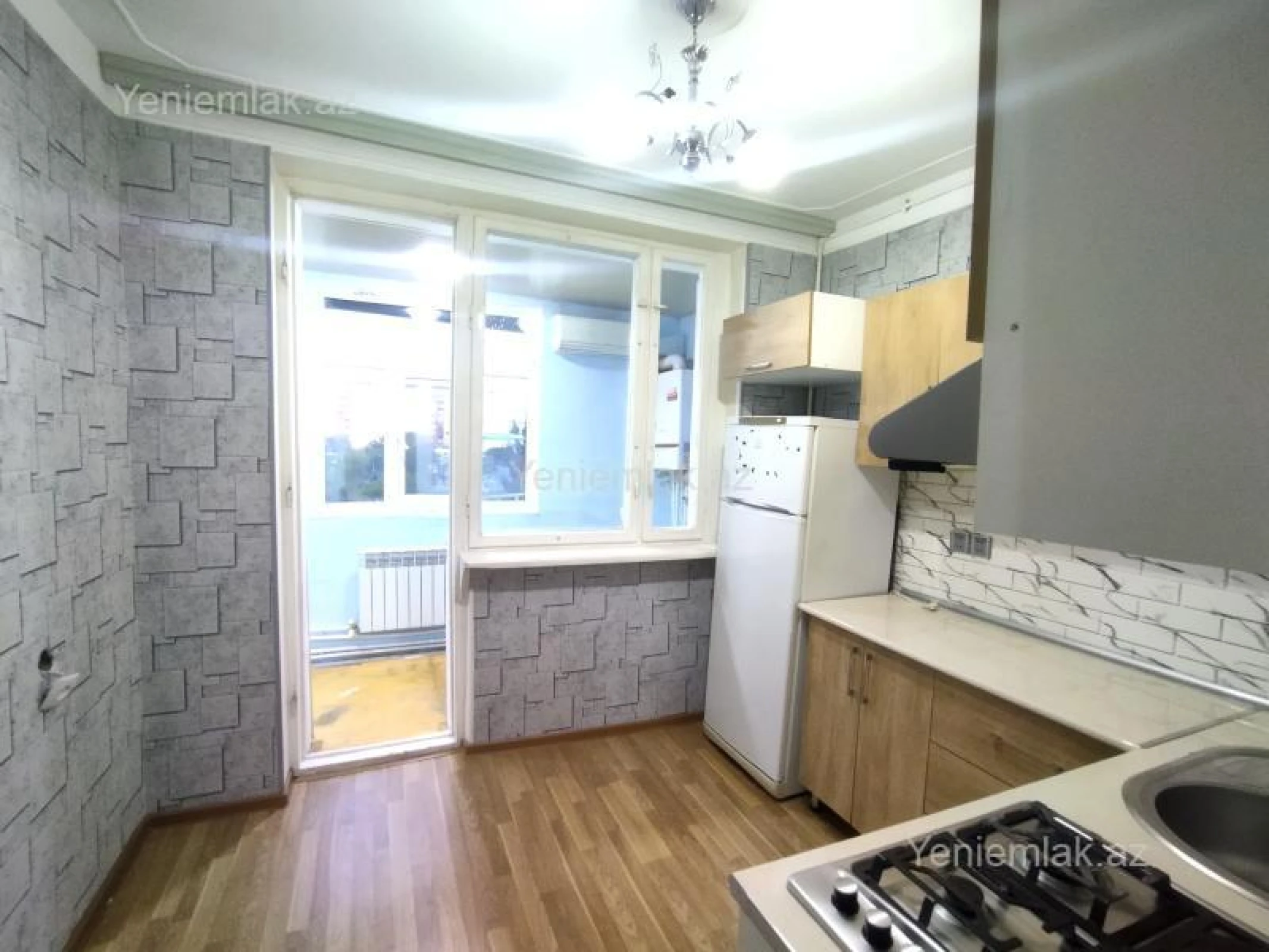 Satılır 2 otaqlı köhnə tikili 55 m²