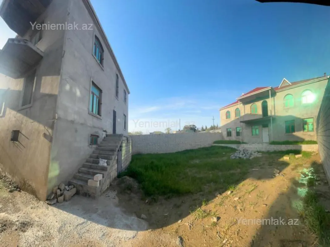 Satılır 8 otaqlı həyət evi 600 m²