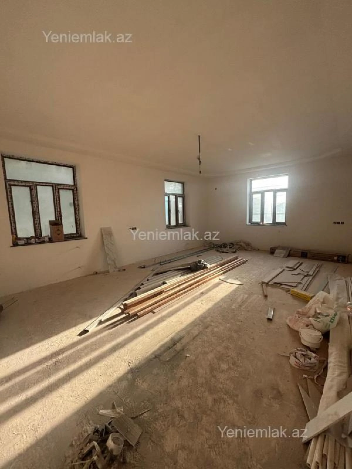 Satılır 8 otaqlı həyət evi 600 m²
