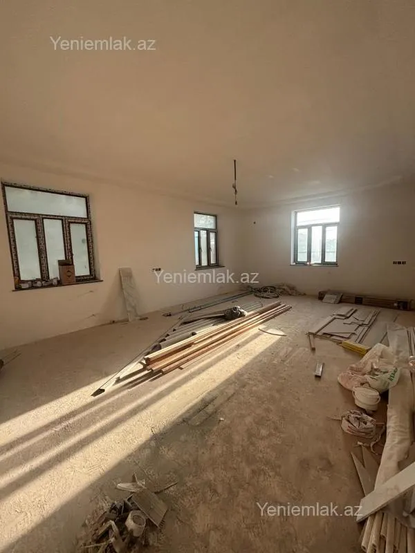Satılır 8 otaqlı həyət evi 600 m²