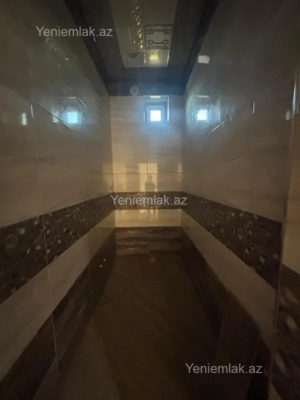 Satılır 8 otaqlı həyət evi 600 m²