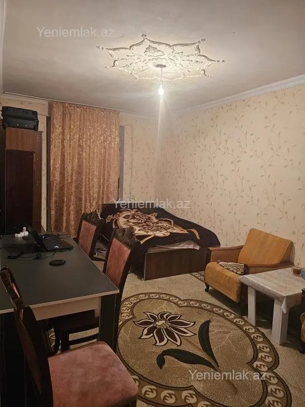 Satılır 2 otaqlı köhnə tikili 55 m²