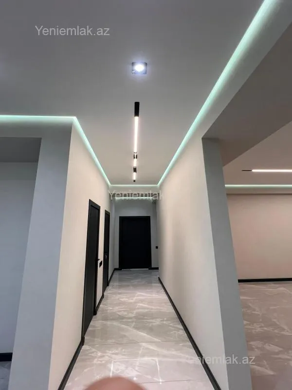 Satılır 3 otaqlı yeni tikili 130.3 m²