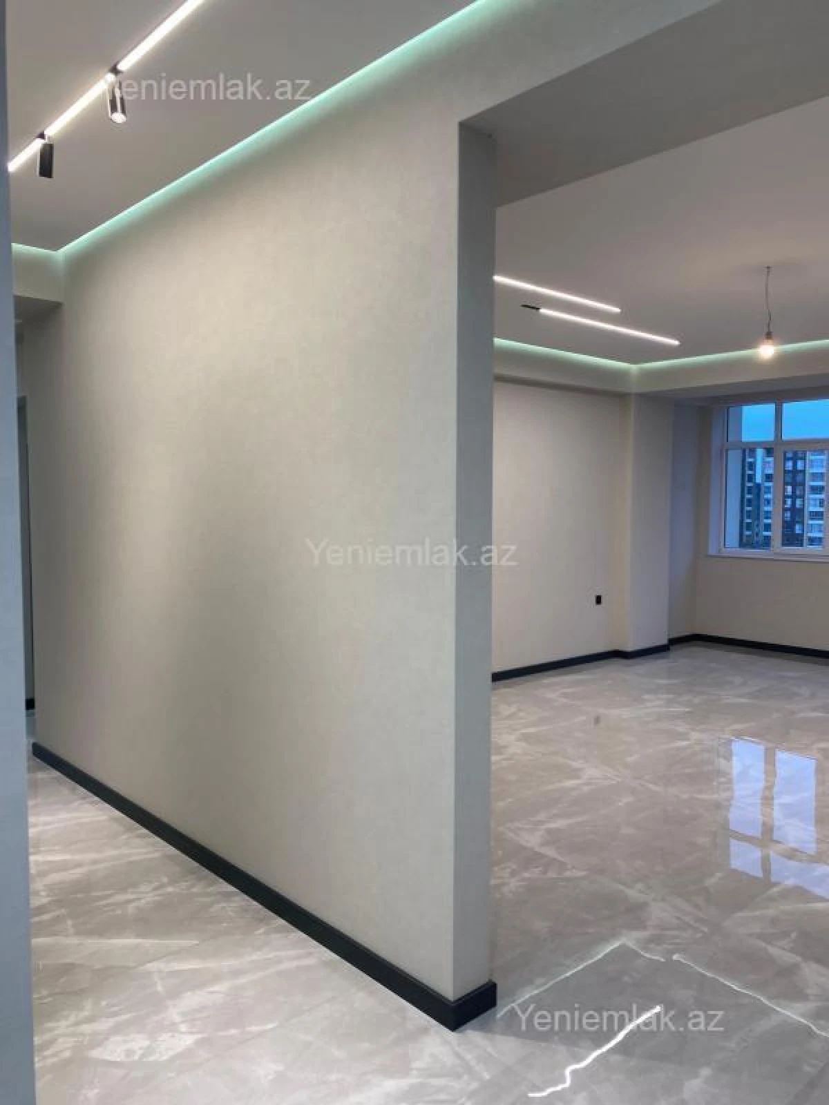 Satılır 3 otaqlı yeni tikili 130.3 m²