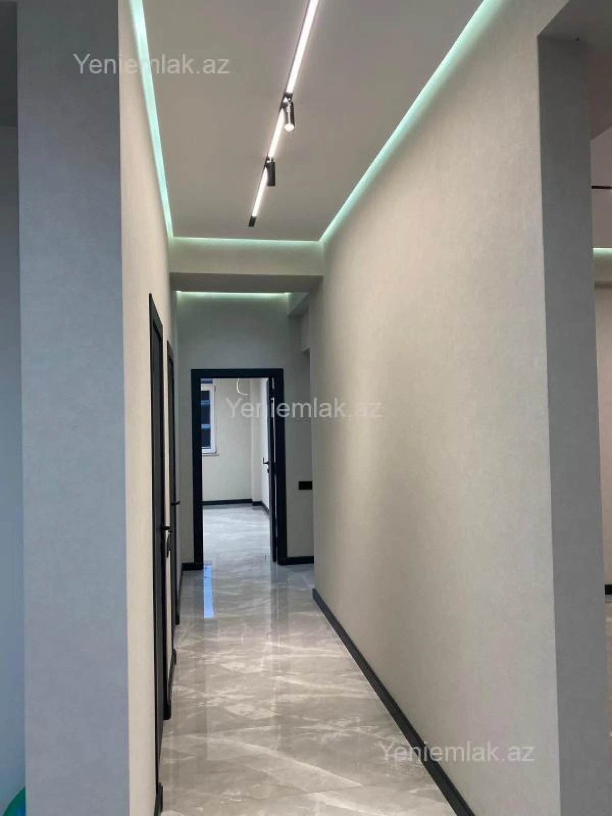 Satılır 3 otaqlı yeni tikili 130.3 m²