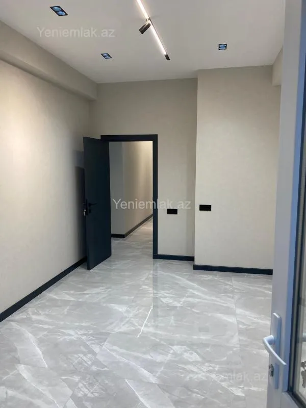 Satılır 3 otaqlı yeni tikili 130.3 m²