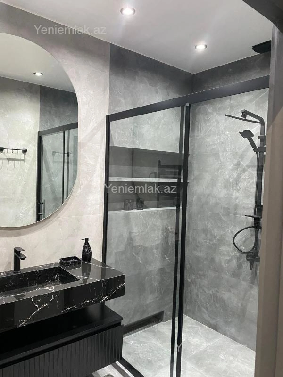 Satılır 3 otaqlı yeni tikili 130.3 m²