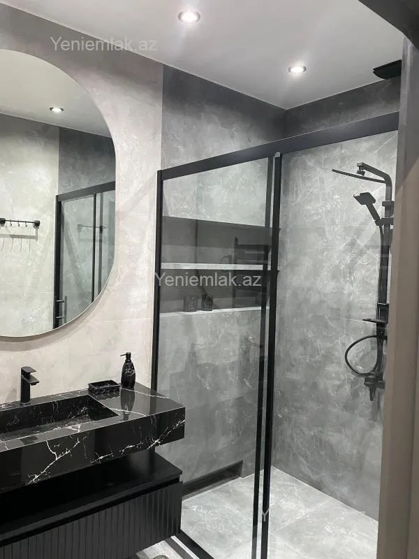 Satılır 3 otaqlı yeni tikili 130.3 m²