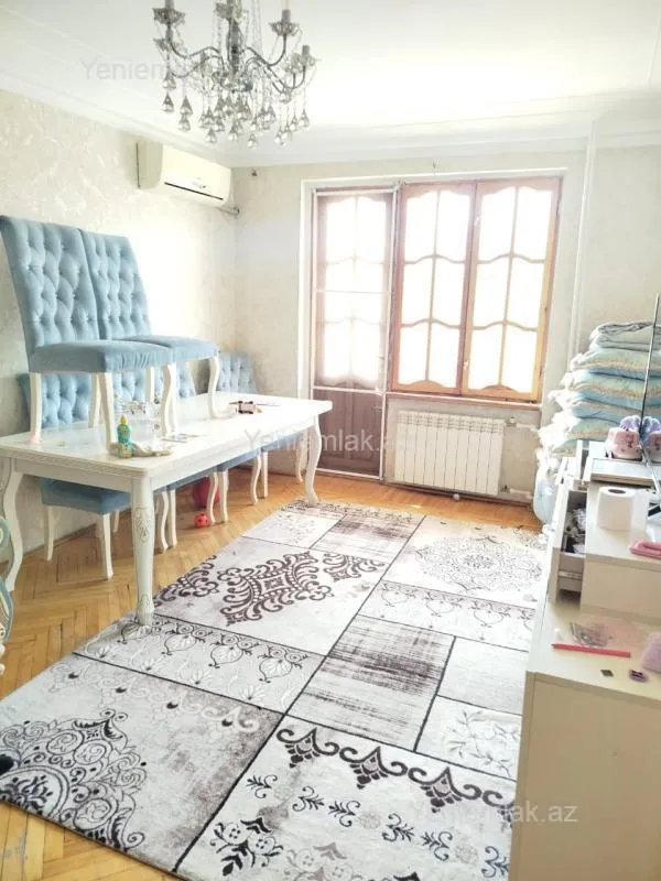 Satılır 3 otaqlı köhnə tikili 72 m²