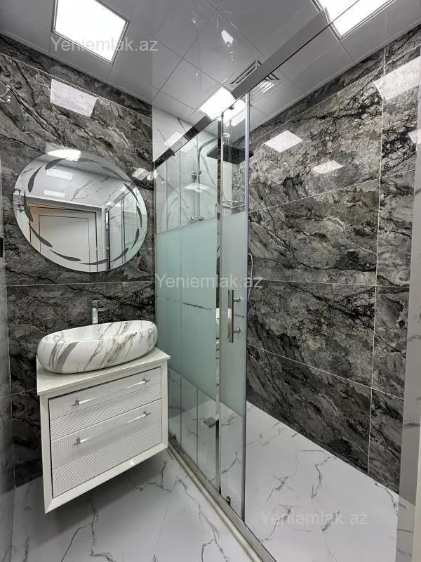 Satılır 2 otaqlı köhnə tikili 65 m²