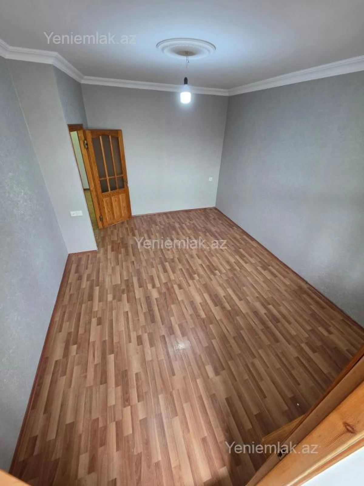 Satılır 1 otaqlı köhnə tikili 40 m²