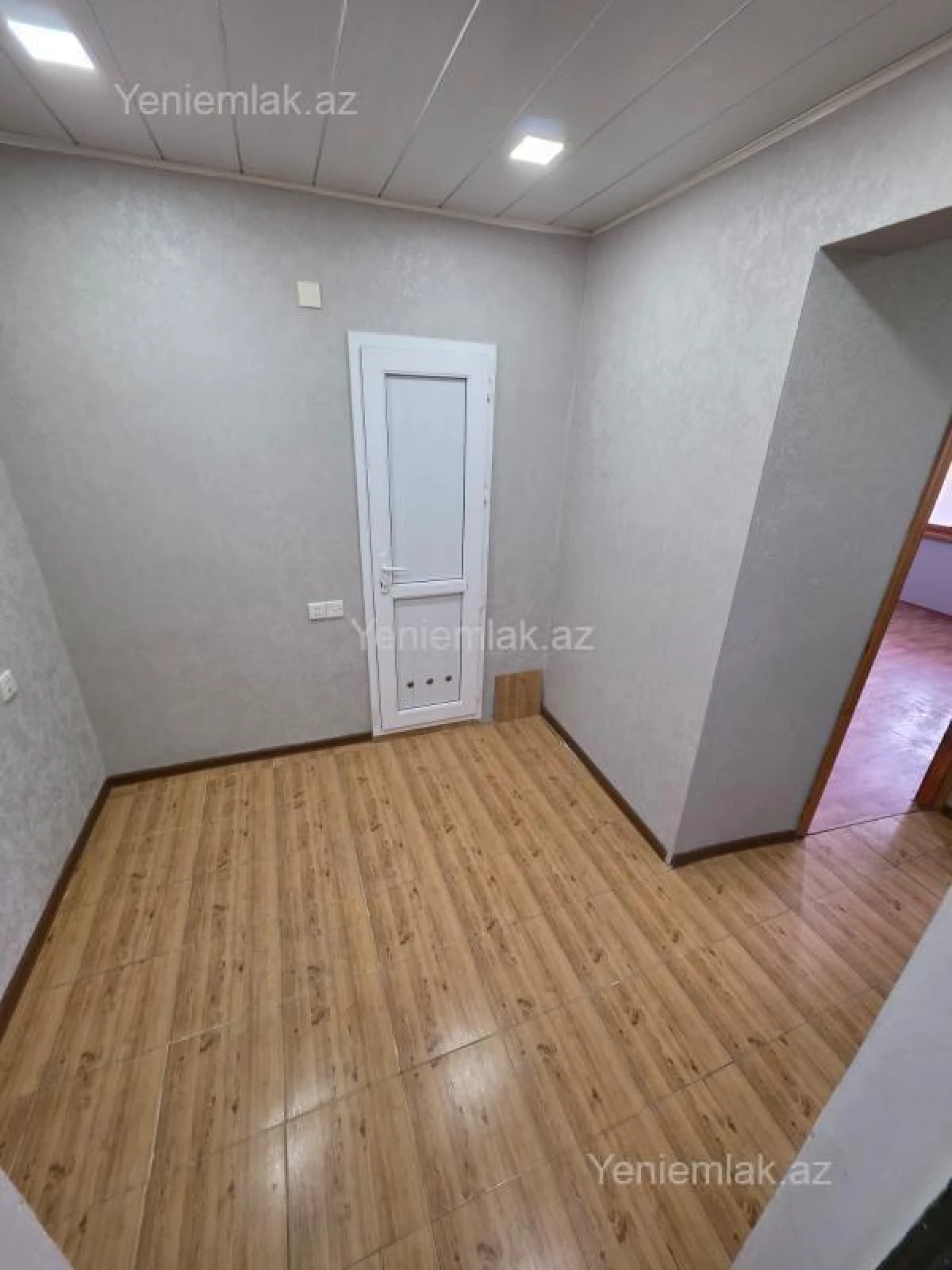Satılır 1 otaqlı köhnə tikili 40 m²