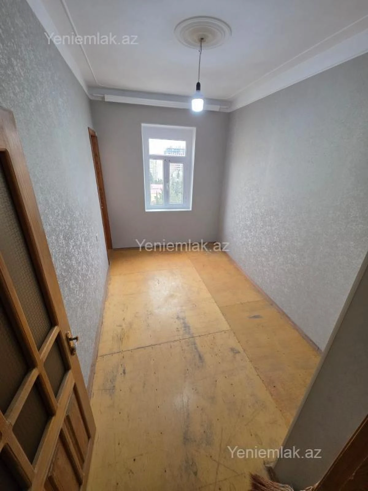 Satılır 1 otaqlı köhnə tikili 40 m²