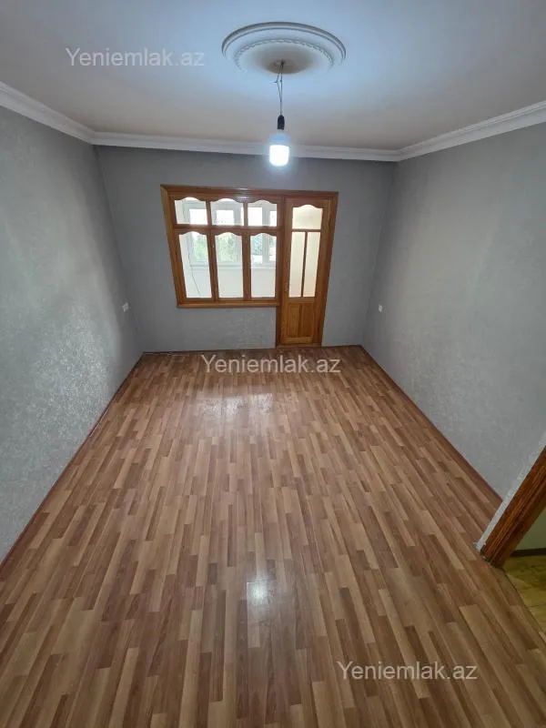 Satılır 1 otaqlı köhnə tikili 40 m²