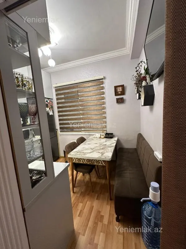 Satılır 2 otaqlı köhnə tikili 53 m²