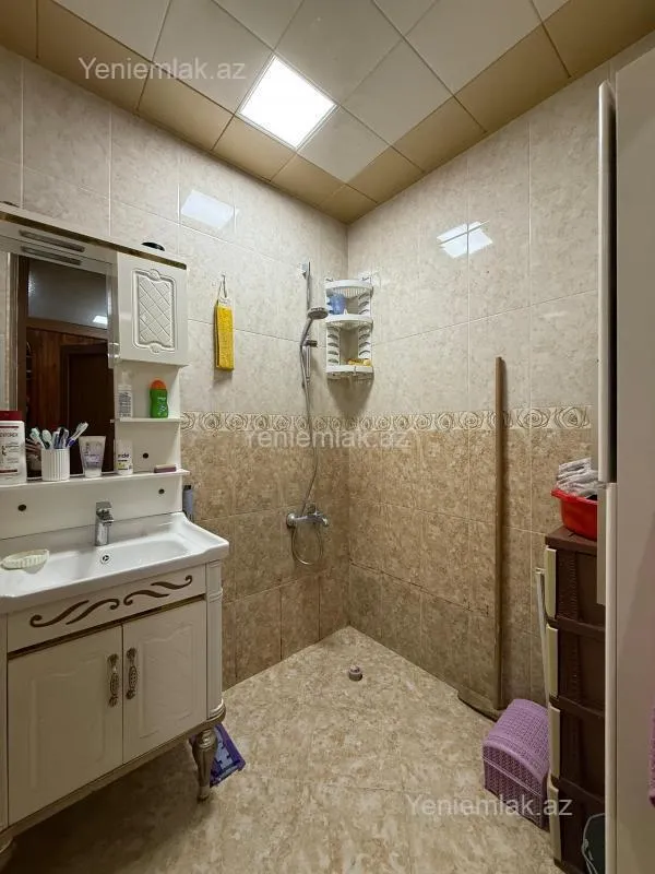 Satılır 3 otaqlı köhnə tikili 80 m²