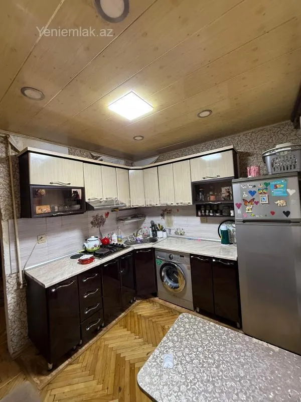 Satılır 3 otaqlı köhnə tikili 80 m²