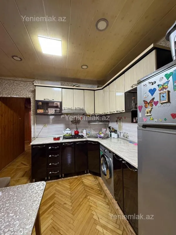 Satılır 3 otaqlı köhnə tikili 80 m²