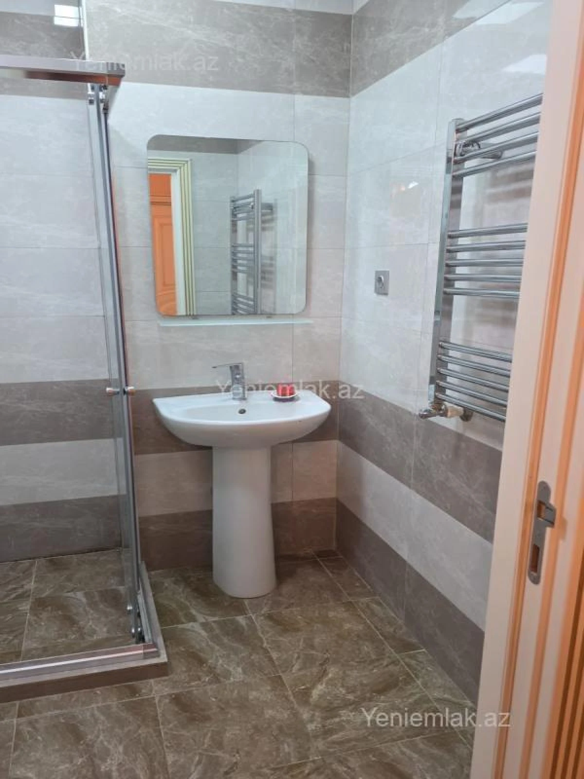 Satılır 3 otaqlı yeni tikili 98 m²