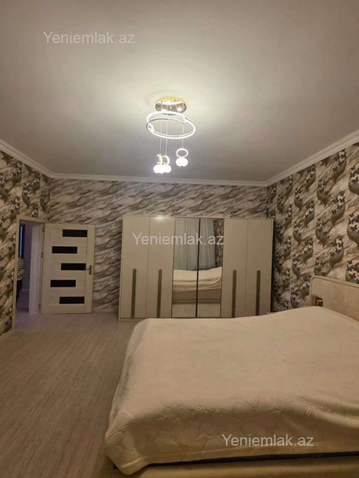 Satılır 3 otaqlı həyət evi 200 m²