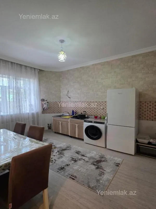 Satılır 3 otaqlı həyət evi 200 m²
