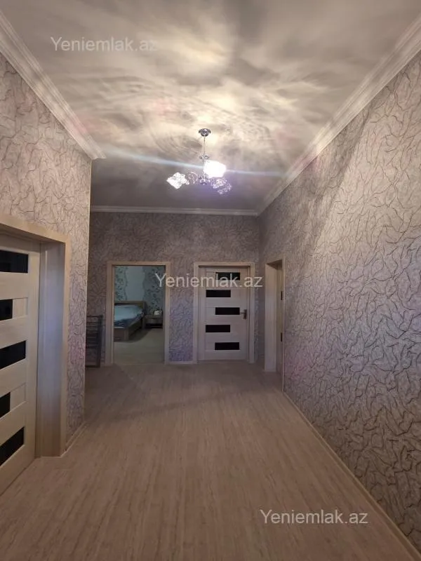 Satılır 3 otaqlı həyət evi 200 m²