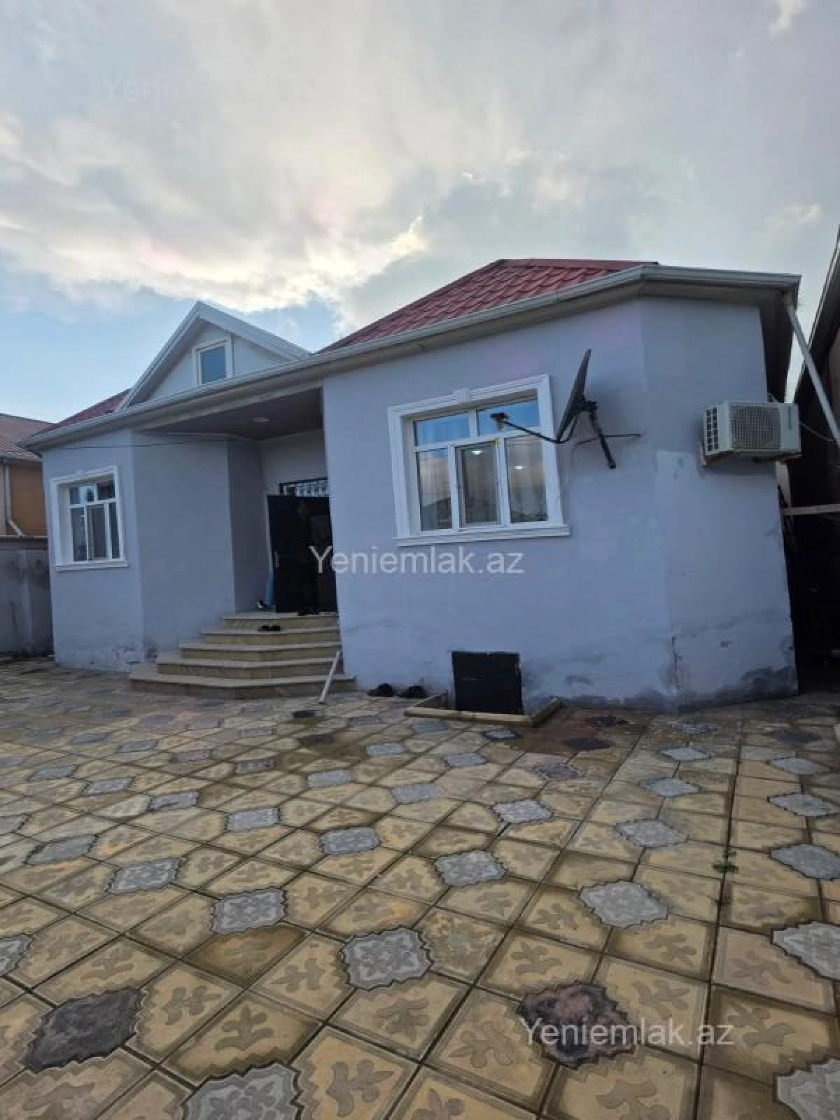 Satılır 3 otaqlı həyət evi 200 m²