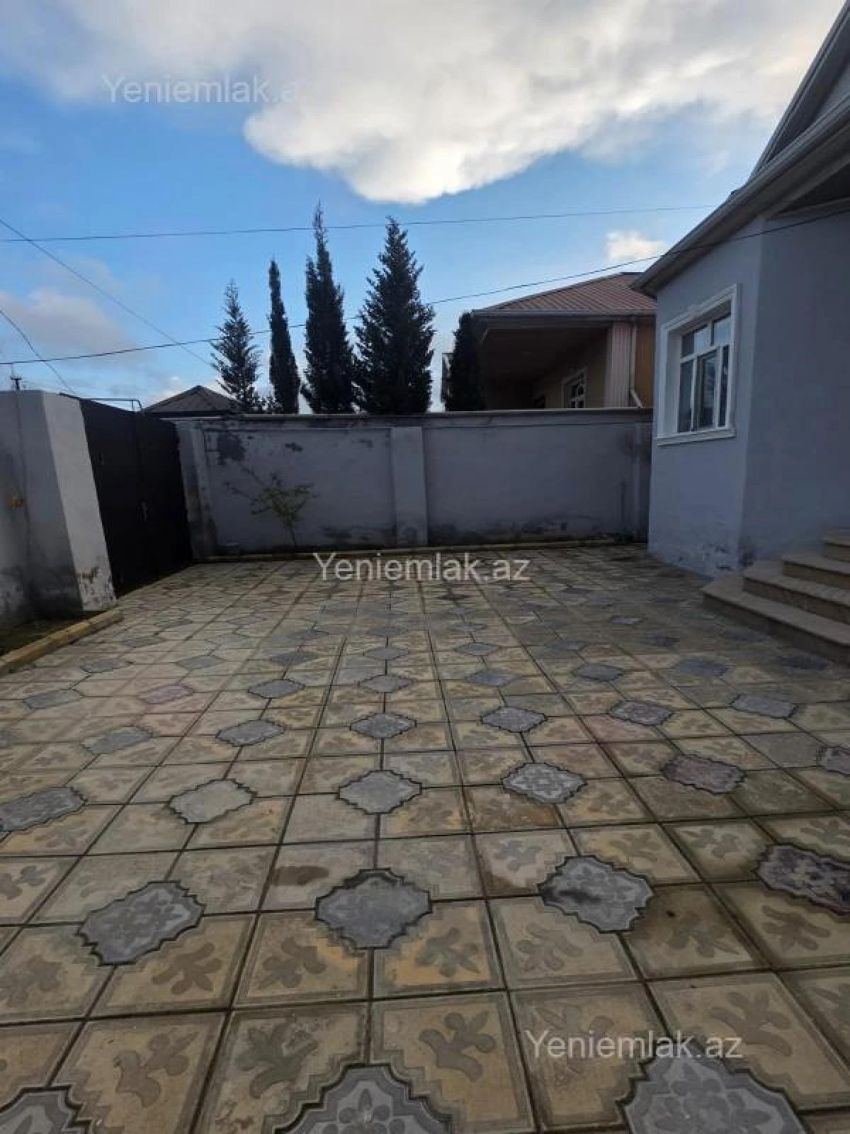 Satılır 3 otaqlı həyət evi 200 m²
