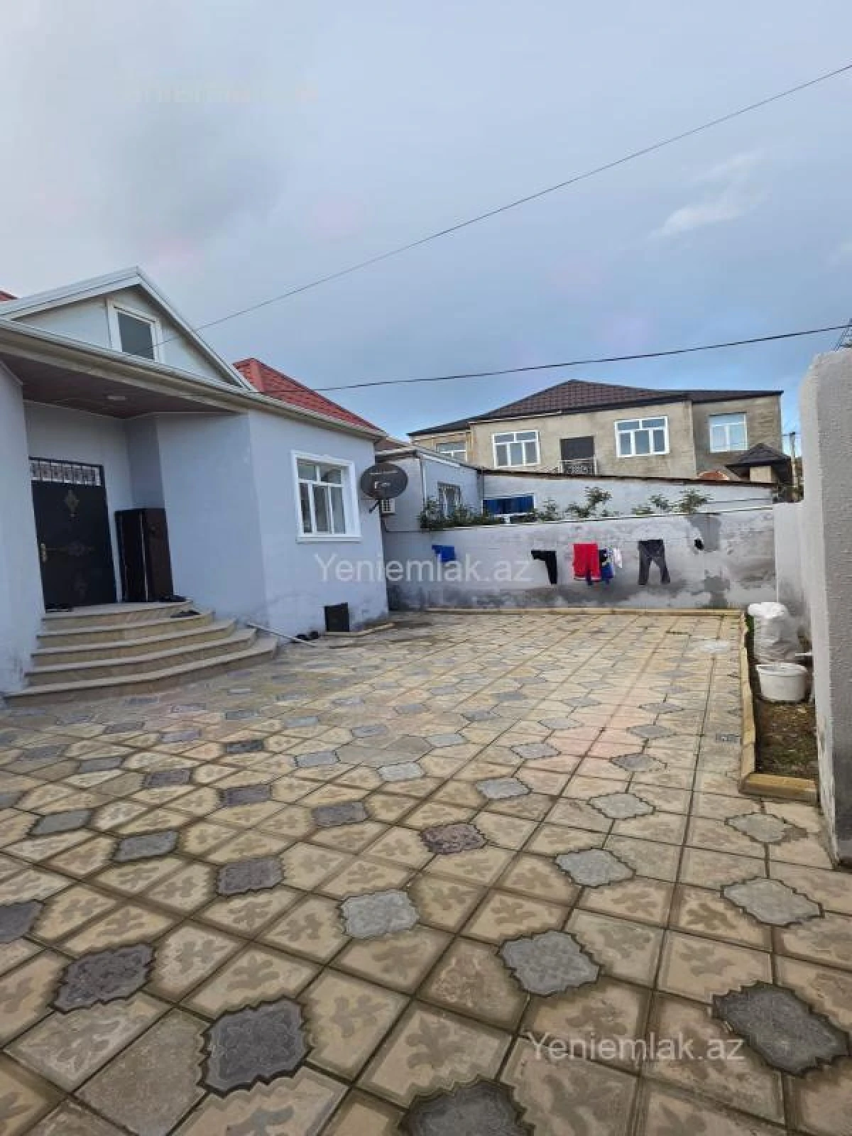 Satılır 3 otaqlı həyət evi 200 m²