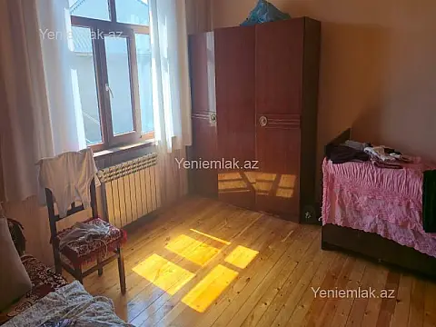 Satılır 3 otaqlı köhnə tikili 90 m²