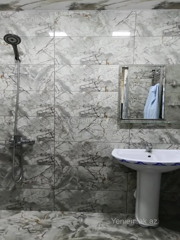 Satılır 2 otaqlı köhnə tikili 56 m²